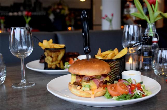 Bastion Hotel Leiden Voorschoten מראה חיצוני תמונה